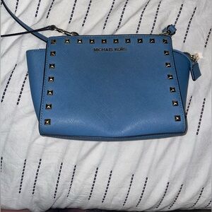 Michael Khors blue cross body purse